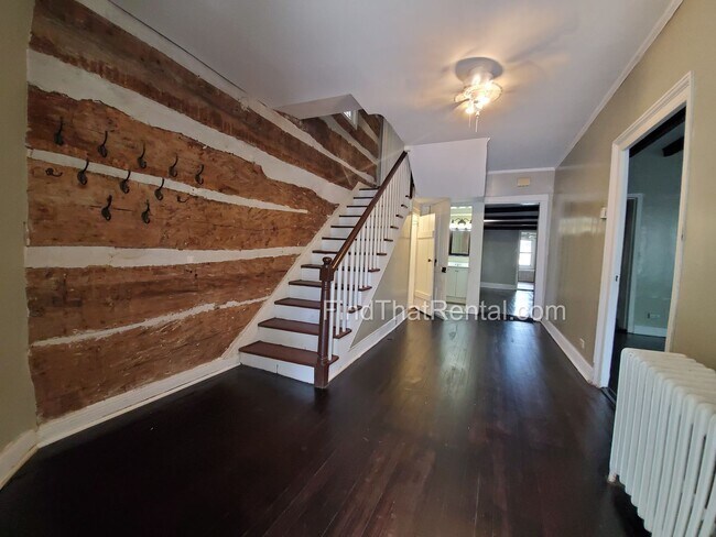 Foto del edificio - Spacious 1790s Gem in downtown Carlisle: Pet-Friendly, Fenced Yard, Laundry, Screened Porch, Near...
