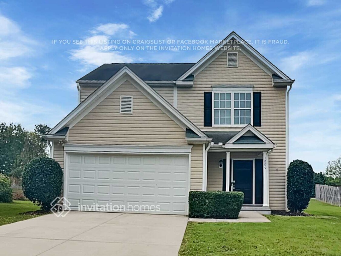 Foto principal - 1009 Fort Clapsop Ct
