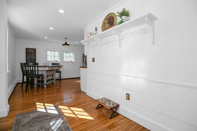 Building Photo - WINTER RENTAL: Mill Brook House