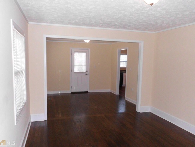 Foto del edificio - 4134 N Dearing St NE