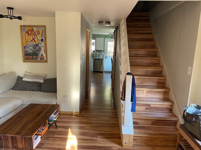 Front Entry - 3037 Forest Way