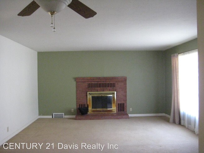 Building Photo - 3 br, 2 bath House - Suzanne Way 11039