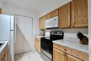 Building Photo - 209 W Miracle Strip Pkwy