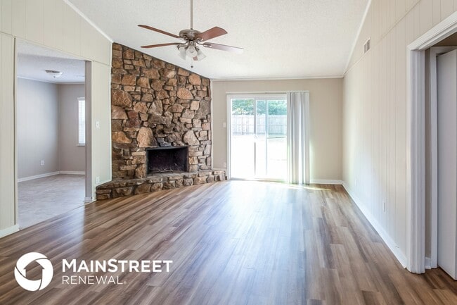 Foto del edificio - 7158 Rose Trail Dr