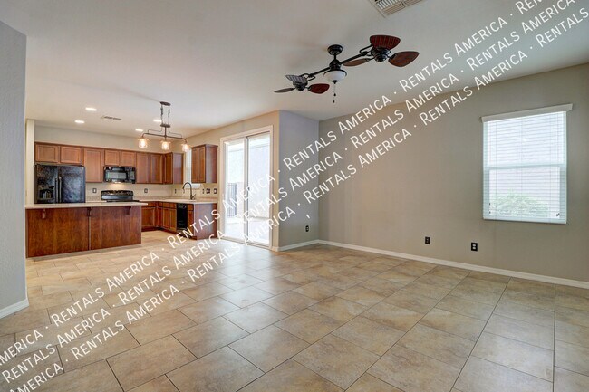 Building Photo - Beautiful Gilbert Home - Available in March
