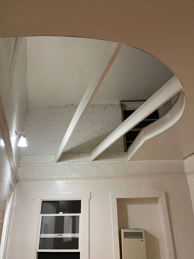 loft designed by architect tenant - 4013 W Sunset Blvd
