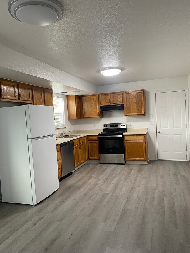 Foto del edificio - 503 Meadow Ln