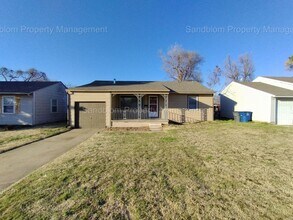 Building Photo - 307 E 45th Ct