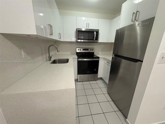 Foto del edificio - 5660 W 25th Ct