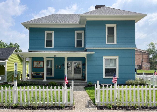Building Photo - 604 Taylor Ave