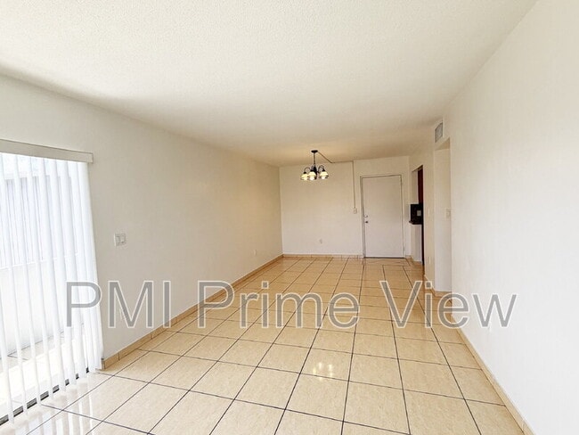 Building Photo - 495 NW 72nd Ave