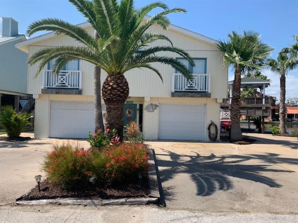 1206 Maui Dr, Tiki Island, TX 77554 House for Rent in Tiki Island, TX