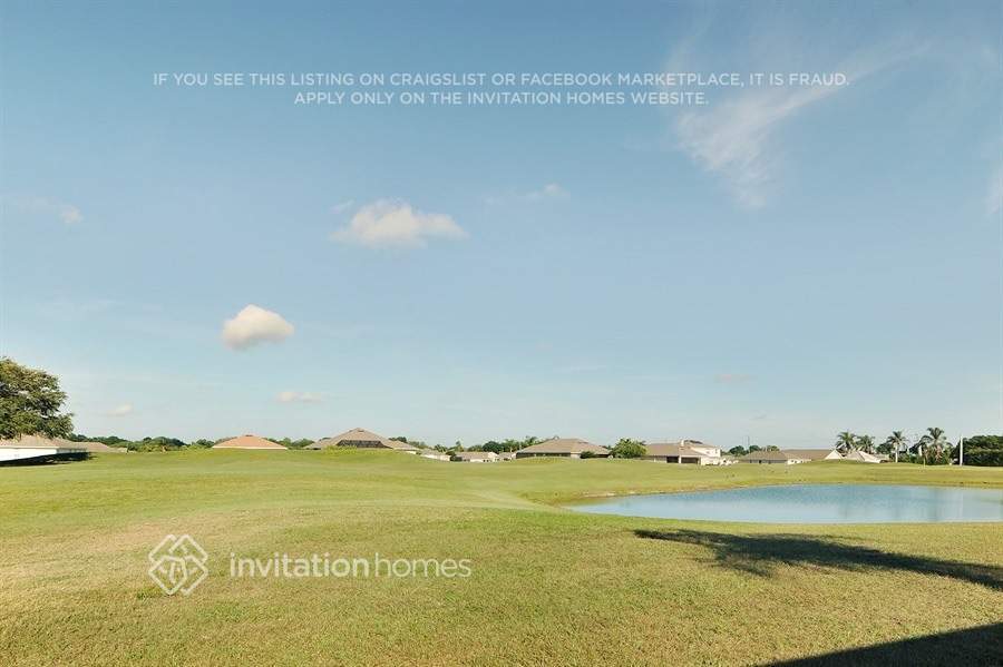 Foto del edificio - 7077 Hazeltine Cir