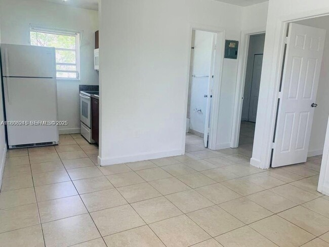 Foto del edificio - 401 N Dixie Hwy