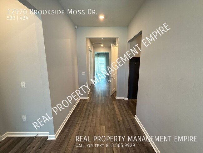 Foto del edificio - 12970 Brookside Moss Dr