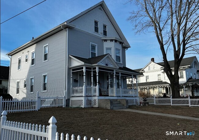 Foto del edificio - 39-43-43 Main St