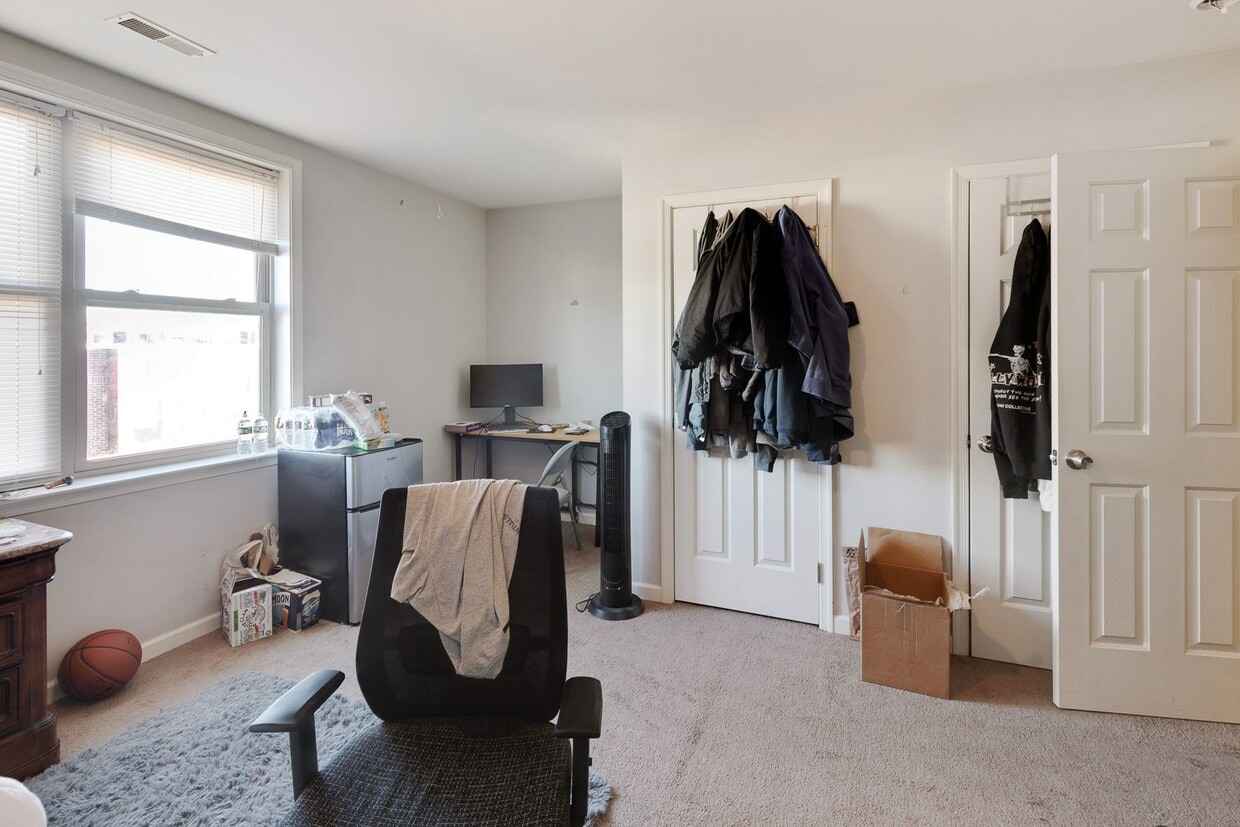 Photo - 1628 Willington St