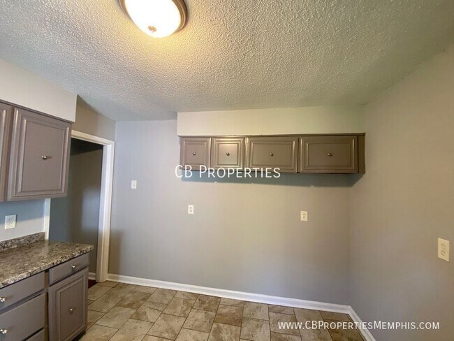 Building Photo - 1258 Dogwood Dr