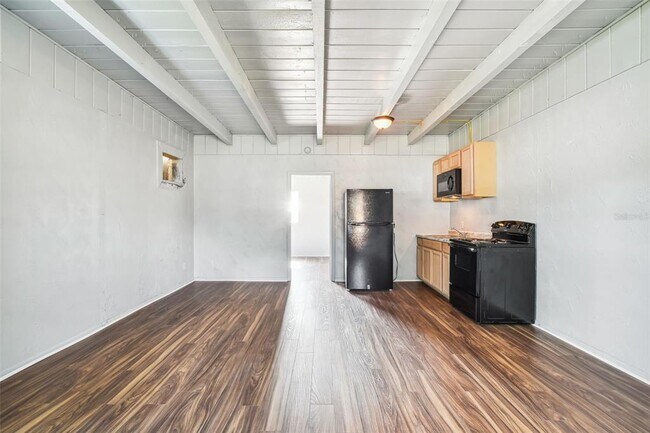 Building Photo - 905 E 124th Ave