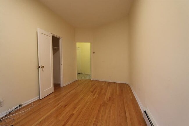 Building Photo - 327 2nd St