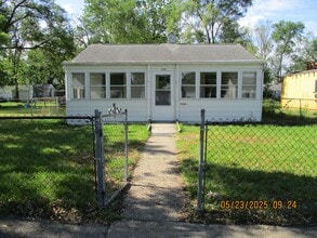 Building Photo - 1030 W Beale St