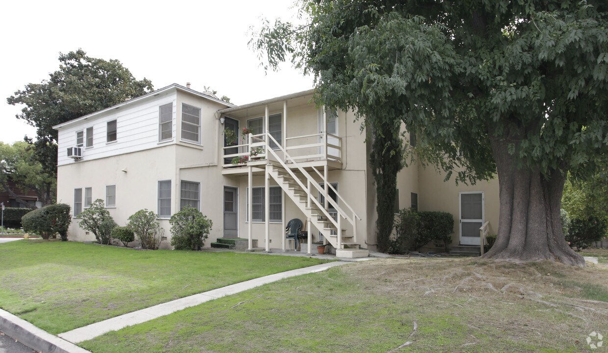 Building Photo - 4317-4327 Cahuenga Blvd