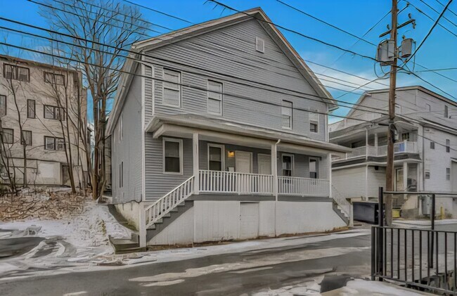 Building Photo - 609 Moir Ct