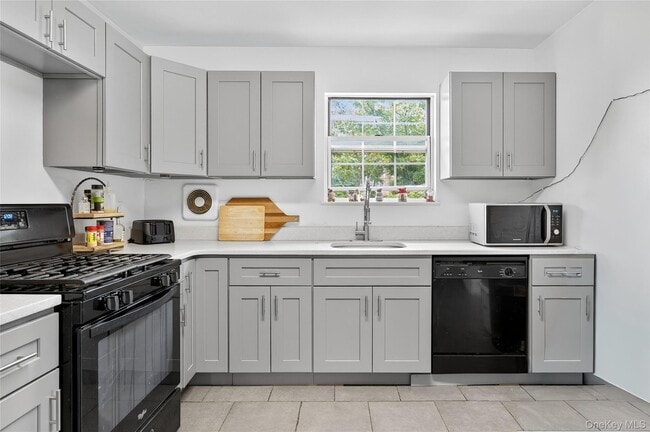 Building Photo - 10 Park Manor Ct