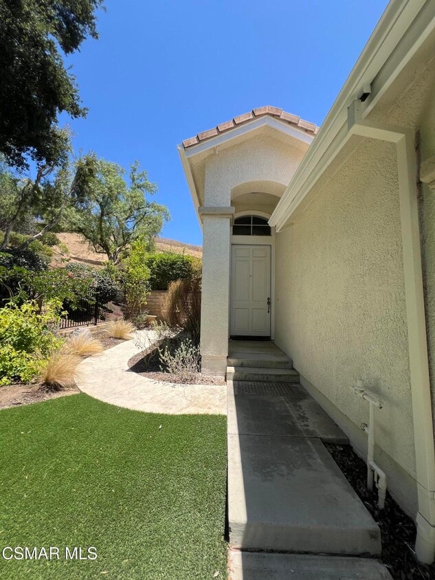 Building Photo - 470 Burano Ct