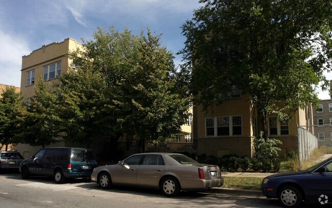 Foto del edificio - 4951-4957 N Sawyer Ave