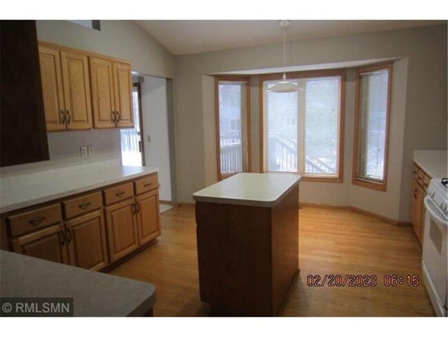 Building Photo - 9018 Windsor Terrace