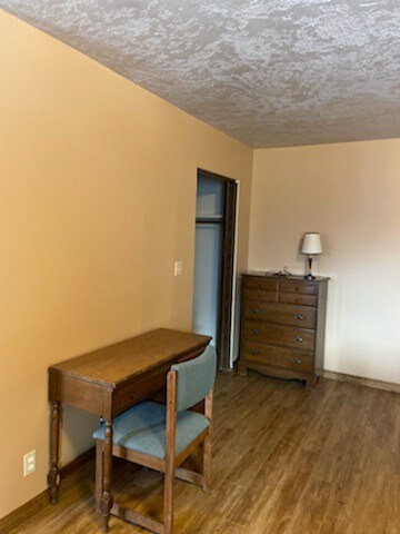 Foto del edificio - 1031 E Broadway St