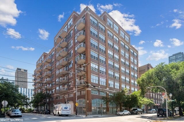 Foto principal - 933 W Van Buren St