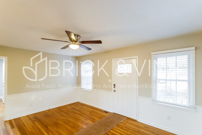 Building Photo - 813 Highbury Dr