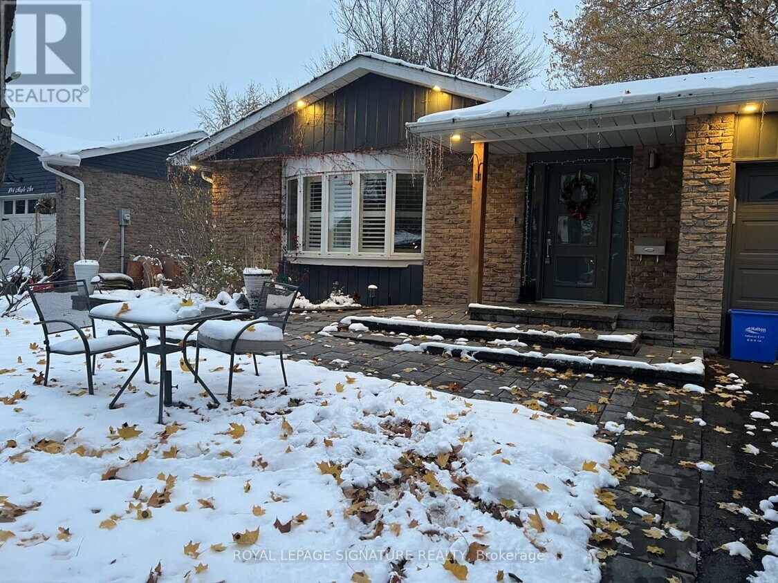 Primary Photo - 890 Maple Ave