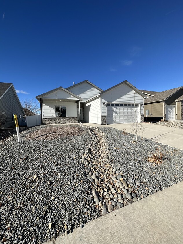 Foto del edificio - 1349 Excelsior Creek Ave