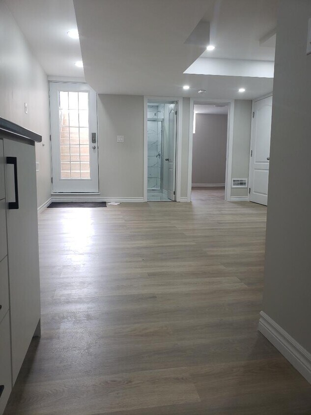 Photo principale - 9345 White Oak Av