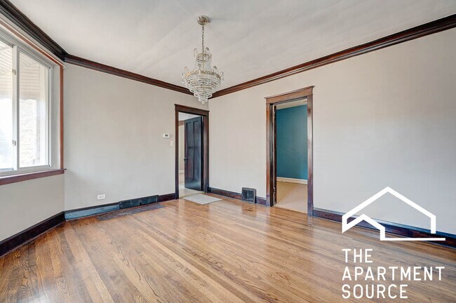 Building Photo - 2254 N Karlov Ave