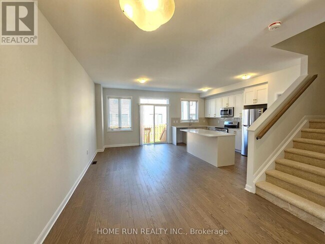 Building Photo - 932 Eileen Vollick Cres