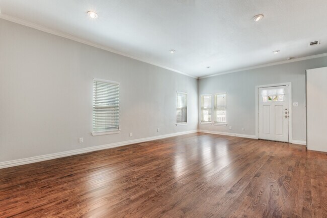 Foto del edificio - 513 Melba St