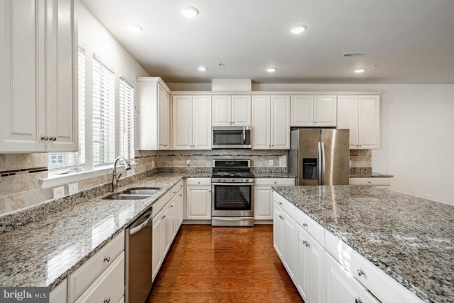 Foto del edificio - 33 Addison Ln