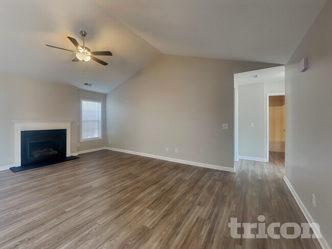 Foto del edificio - 1617 Faircrest Ln