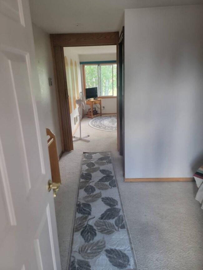 16693 Sprague Loop Unit Upstairs Green Suite, La Pine, OR 97739