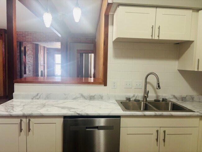 Foto del edificio - 425 N Brady St