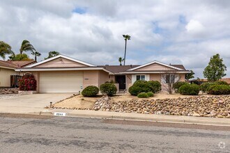 Building Photo - 8844 Griffith Park Way