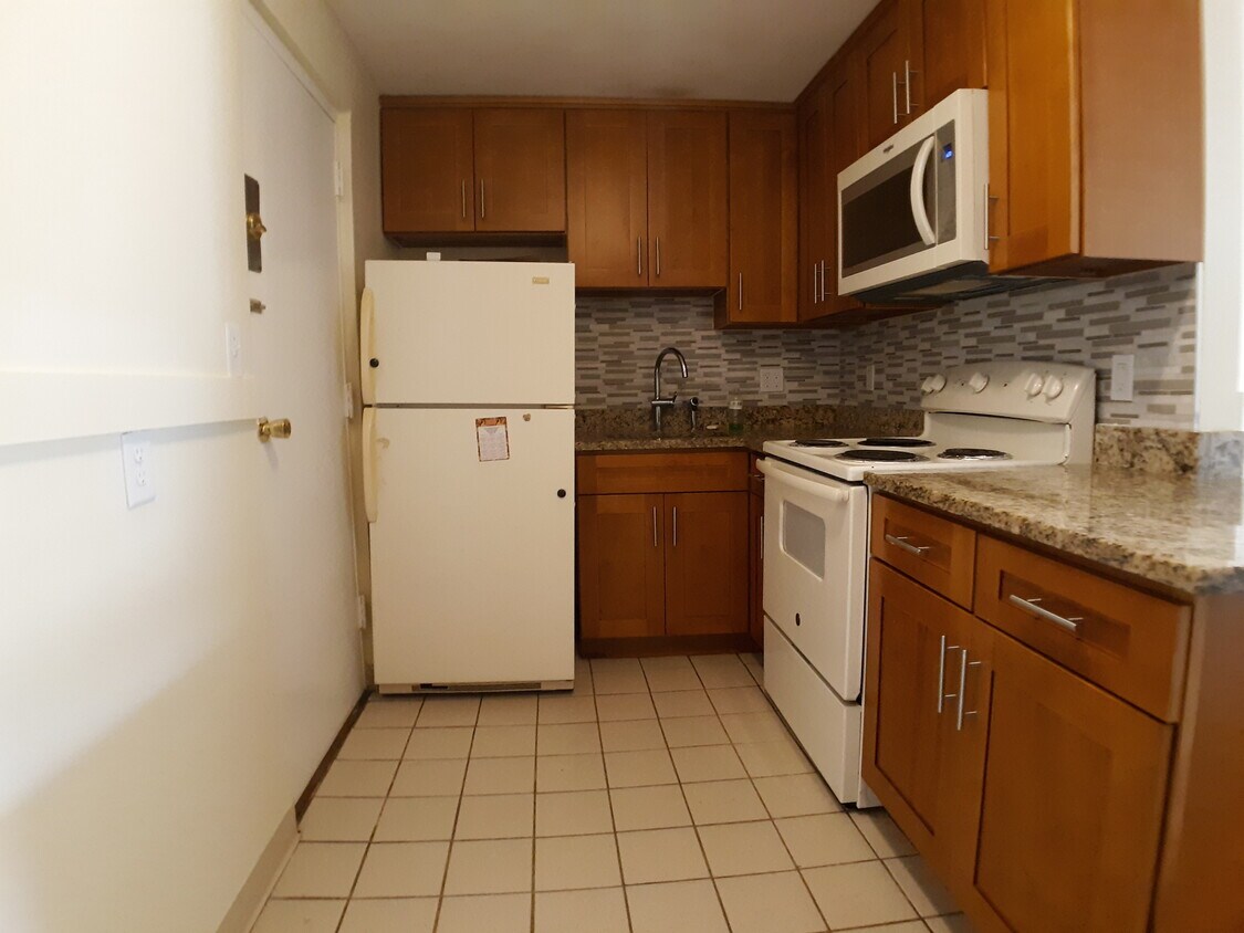 21 Staples Ave, Everett, MA 02149 Condo for Rent in Everett, MA