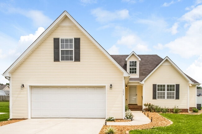 Building Photo - 5054 Betsy Ann Ave