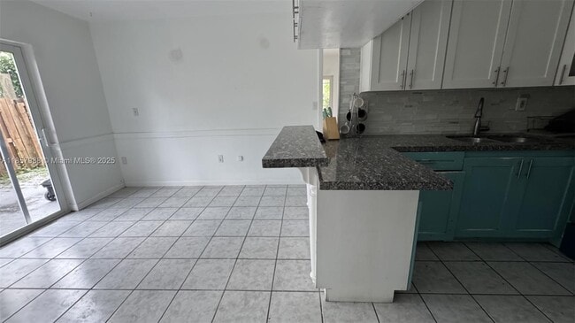 Building Photo - 1290 SE 8th Pl