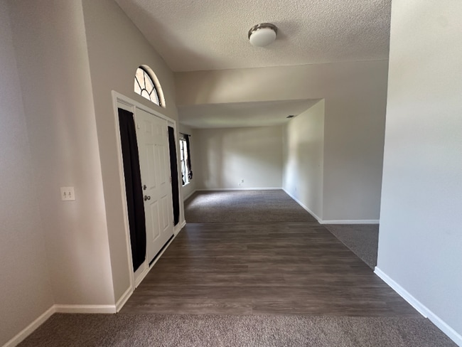 Building Photo - 345 Wildberry Ct