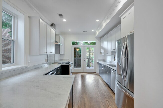 Foto del edificio - 126 Bryant St NW